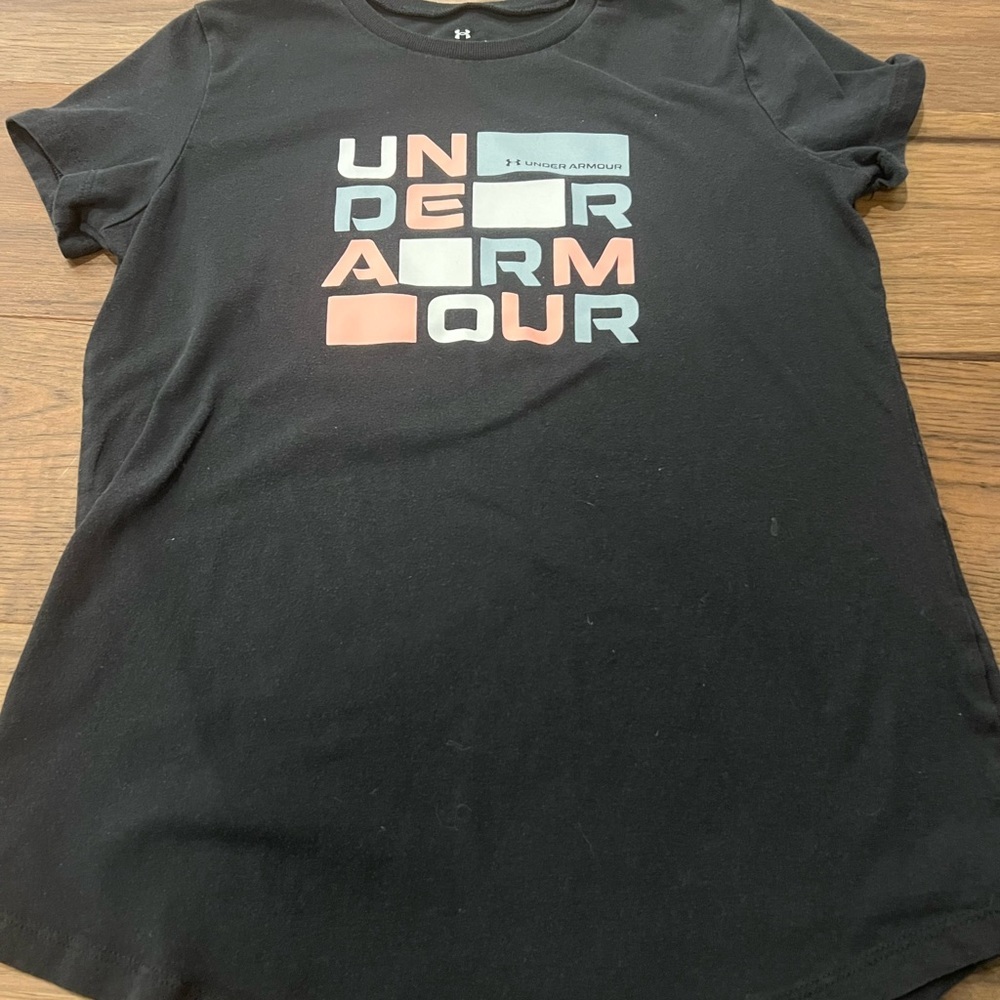 Girls' UA Tech Block Logo Short Sleeve Size Medium